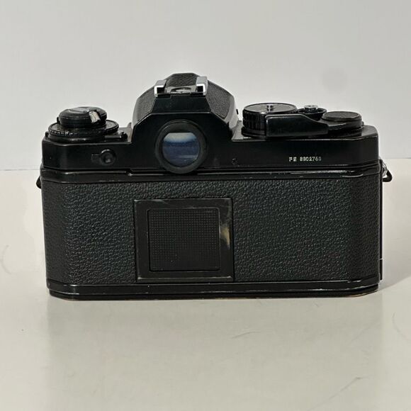 Vintage Nikon FE 35 mm SLR film camera body - Picture 3 of 9